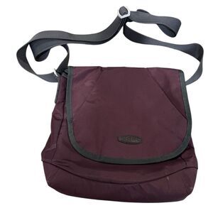 Keen crossbody purse